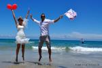 Strandhochzeit mit Fahne und Luftballons
