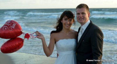 Florida Heavenly Weddings with Balloons and Bride and Groom28