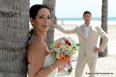 Braut und Braeutigam mit Florida Hochzeiten auf Key Biscayne