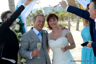 Heiraten in Florida mit Florida Hochzeiten auf Key Biscayne mit grosser Hochzeitsgesellschaft