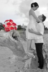 Hochzeit mit Baumstamm in Delray Beach
