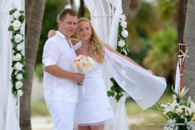 Florida Weddings Key Biscayne Kiss by a Rose Rosenbogen